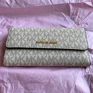 MK Vanilla Wallet